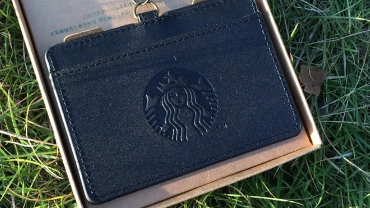 スタバのリワードでゲットしたカードケース